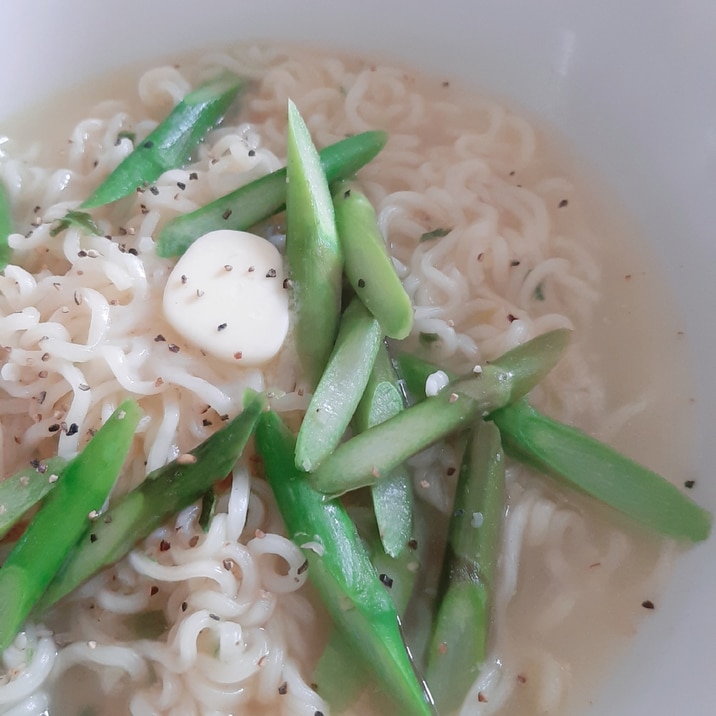 サッポロ一番で!アスパラ塩バターラーメン